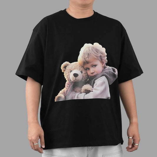 ADLV BABY FACE HUG BEAR DOLL BLACK TEE