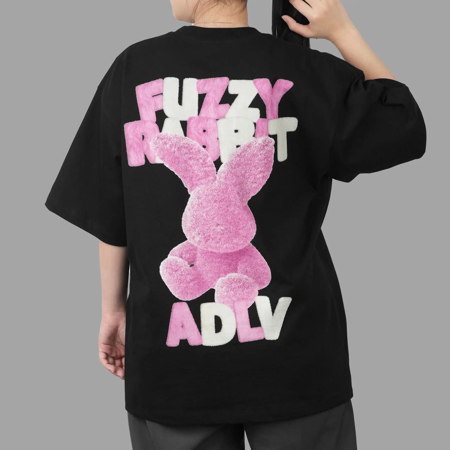 ADLV FUZZY FONT RABBIT BLACK TEE